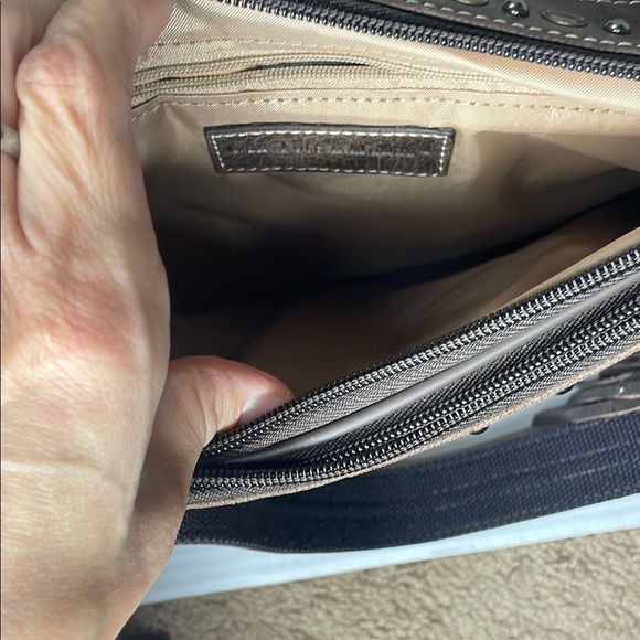 Vintage Brown Leather Shoulder Bag with Stud Accents - Picture 10 of 12